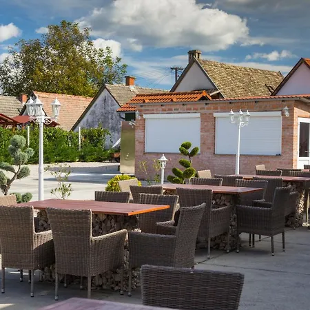 Judit Panzió étterem 3*